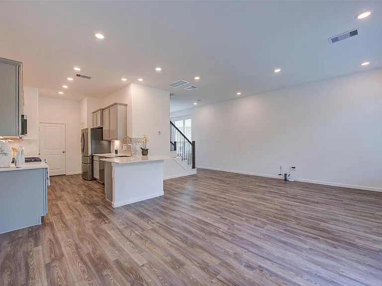 609 Royal Arch Dr — Photo 7