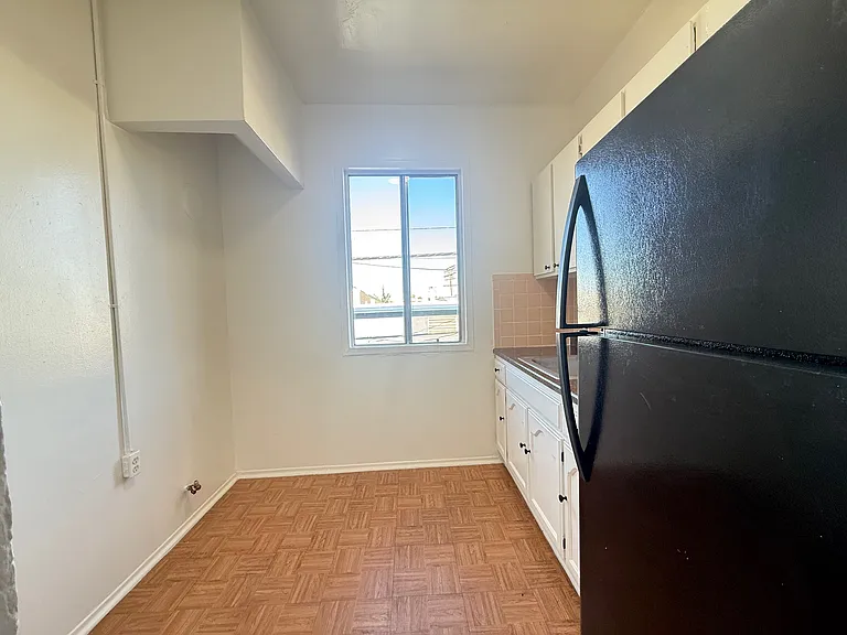 1801 S Bonnie Brae St #209 — Photo 2
