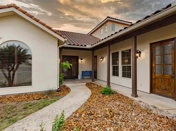 3801 Club House Dr Unit 15, Kerrville, TX 78028