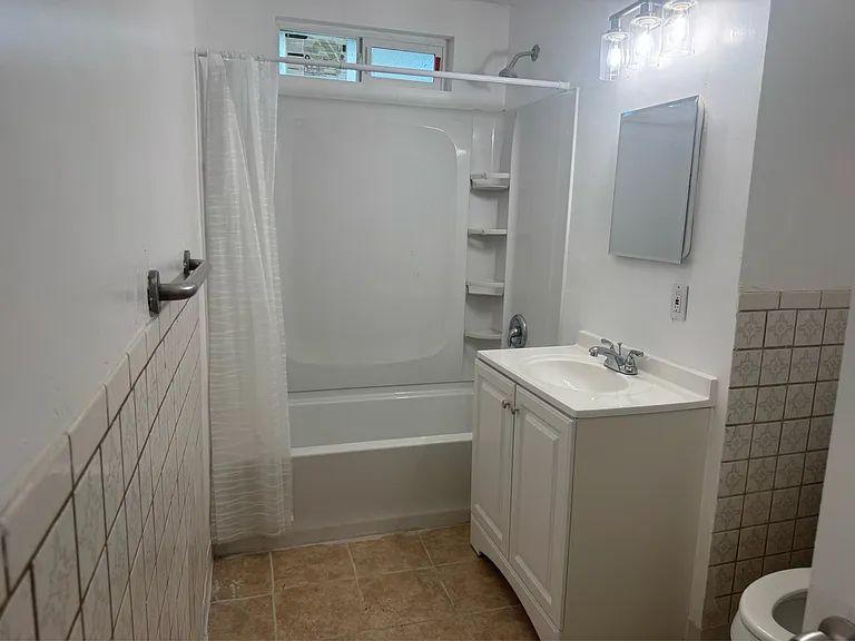 3213 Center St — Photo 10