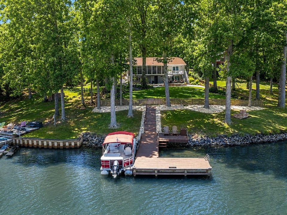 1st image of 280 Lake Caroline Dr