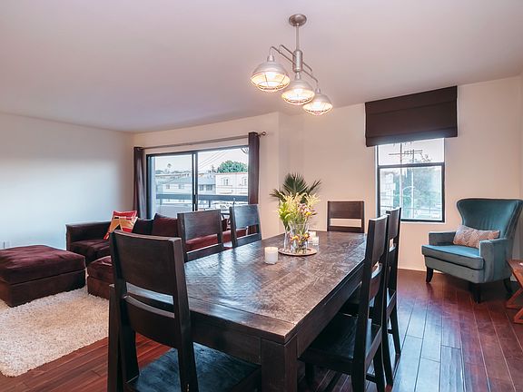 2nd image of 4829 Whitsett Ave APT 307