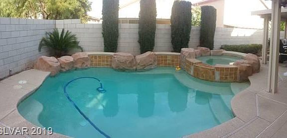 2nd image of 5542 Crescent Valley St