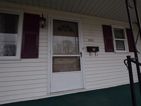 2nd image of 1015 S High St