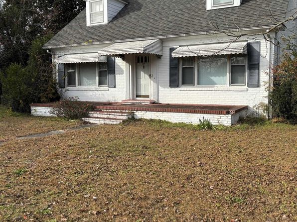 209 E Columbia Ave, Leesville, SC 29070