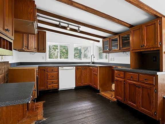 21st image of 514 Whippoorwill Ln