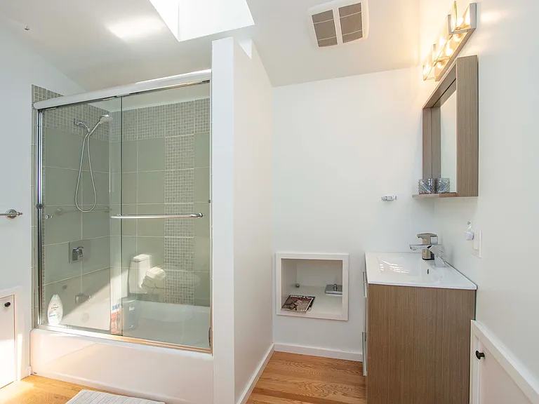 71 Toussin Ave — Photo 32