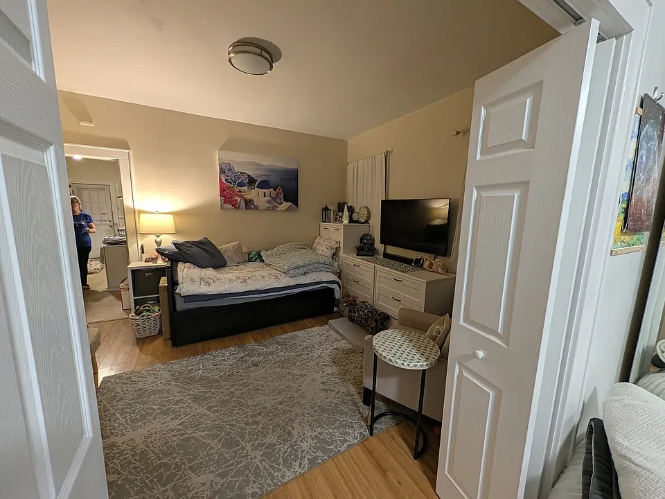 18 E Stimpson Ave #1A