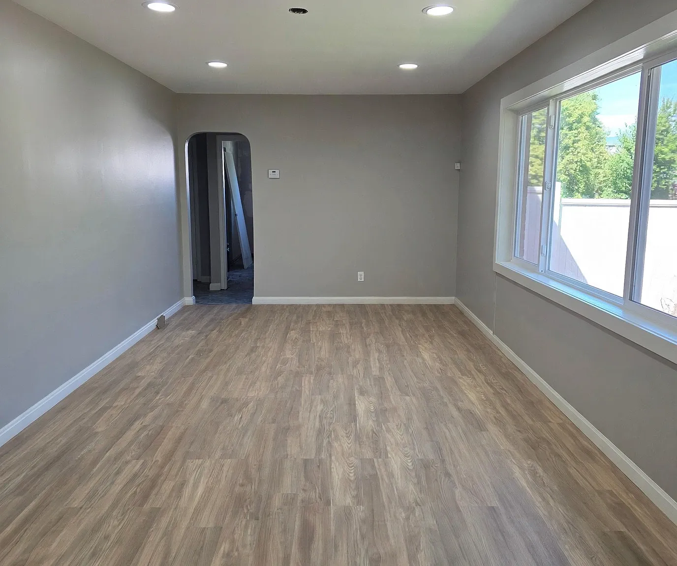 4 bed, 2132 sqft, $2,885 — Photo 3