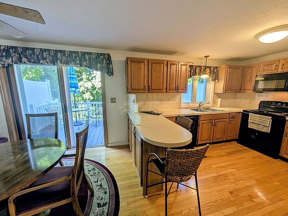 4th image of 28 Highcrest Park Unit 28