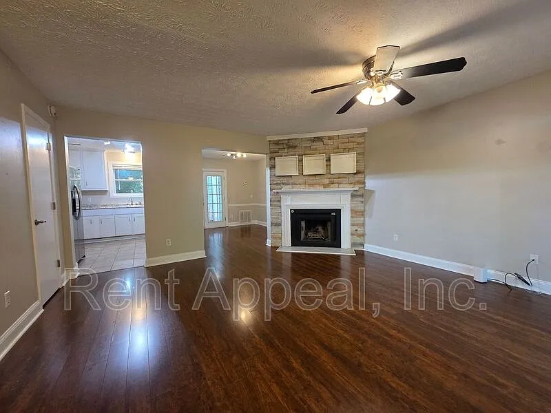 2 bed, 2.5 bath, 1160 sqft, $1,825 — Photo 3