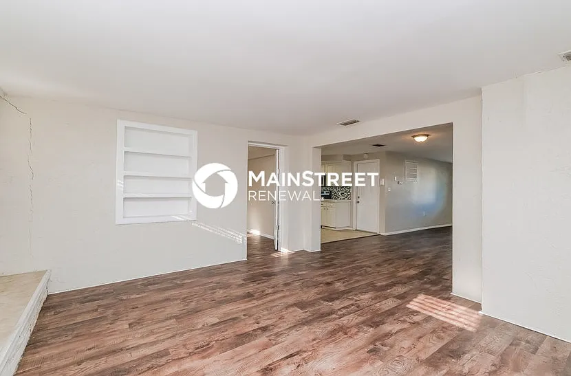 1050 Normandy Blvd — Photo 3