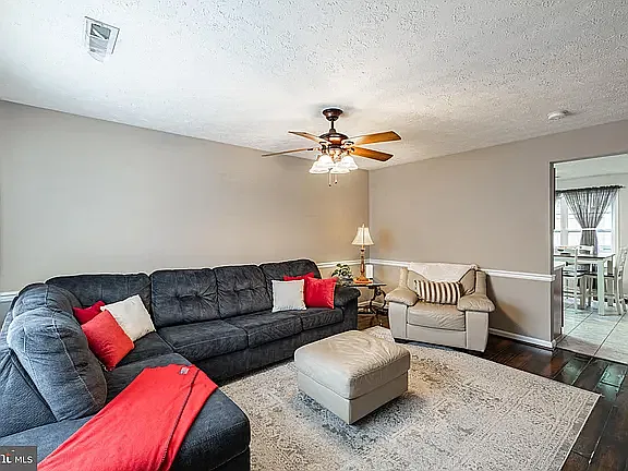 3 bed, 1494 sqft, $2,600 — Photo 4