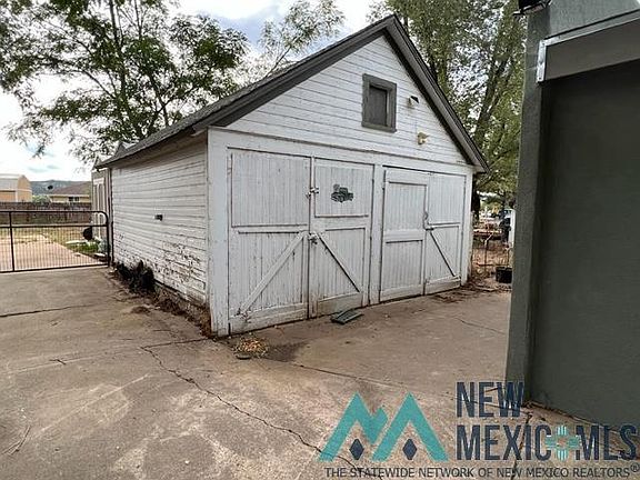 4th image of 1849 8th St
