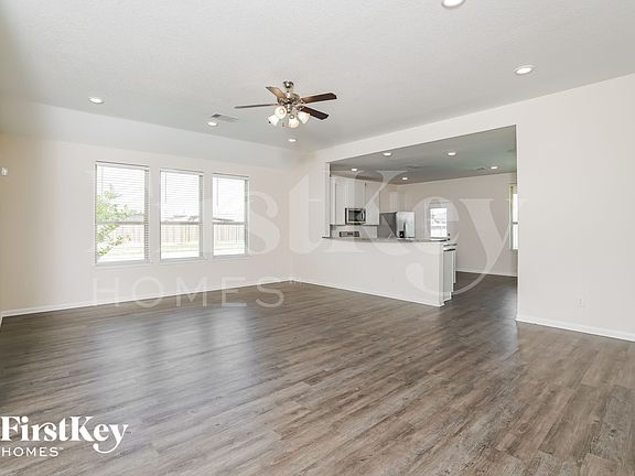4th image of 118 White Wing Ln