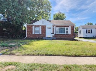 10754 Saint Lawrence Ln, Saint Ann, MO 63074