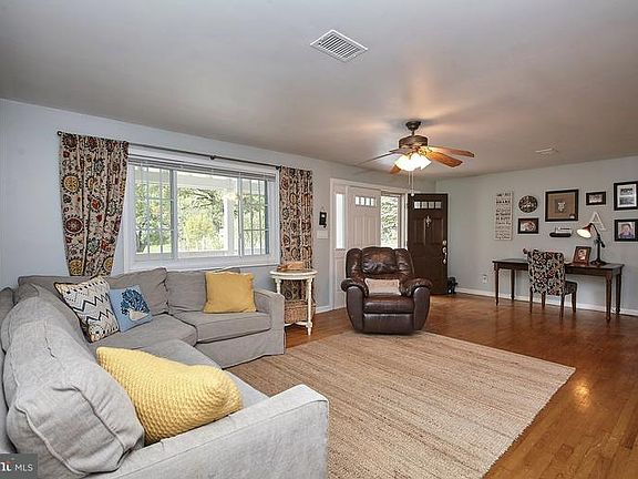 5th image of 6691 Maxwell Ave