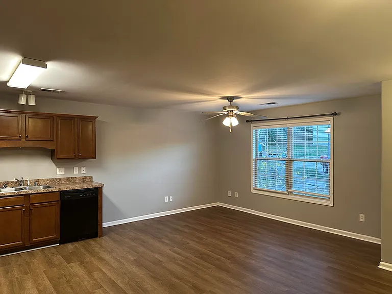 3804 Pinecrest Way — Photo 3