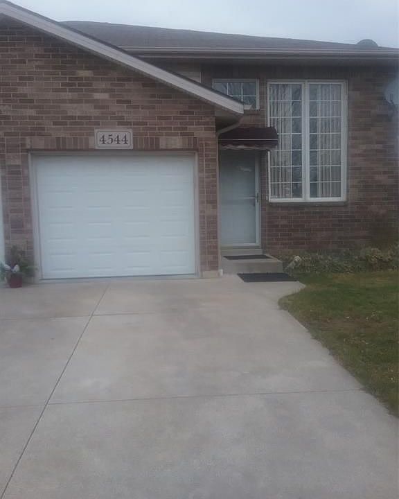 1st image of 4454 Tumbleweed Cres