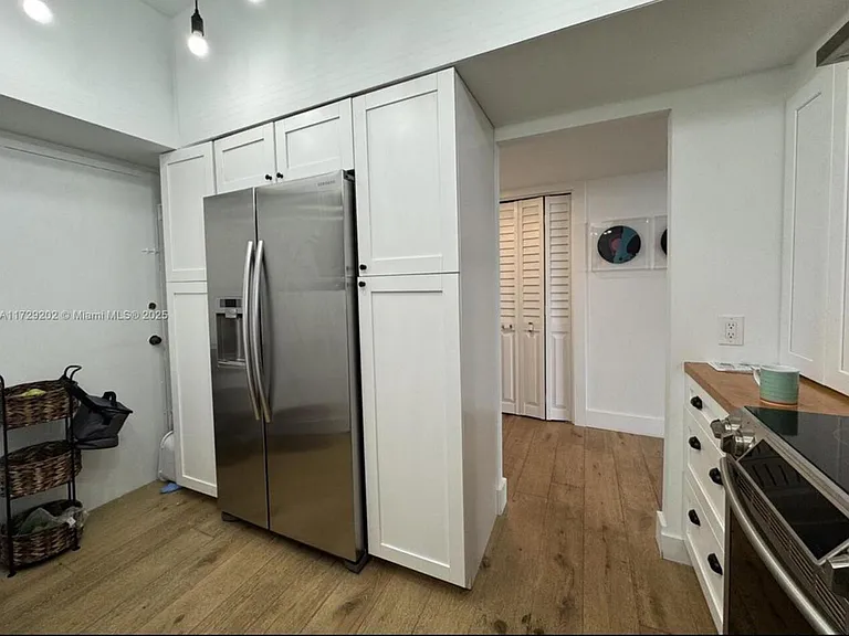 11930 N Bayshore Dr #Penthouse 10 — Photo 9