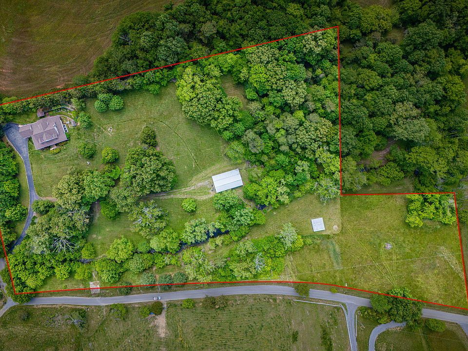7th image of 490 Cockatiel Rd