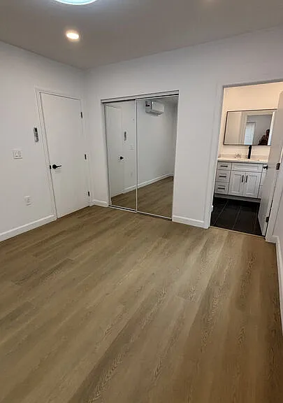 2280 S Barrington Ave #10 — Photo 5