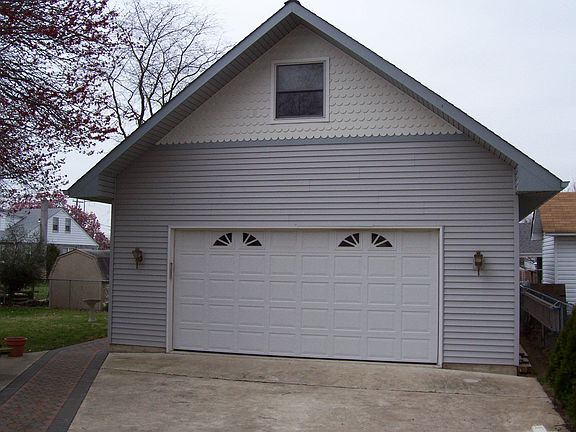 Stunning 2 story Garage