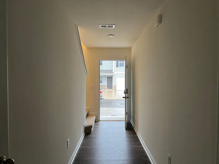 724 Theobald Way — Photo 3