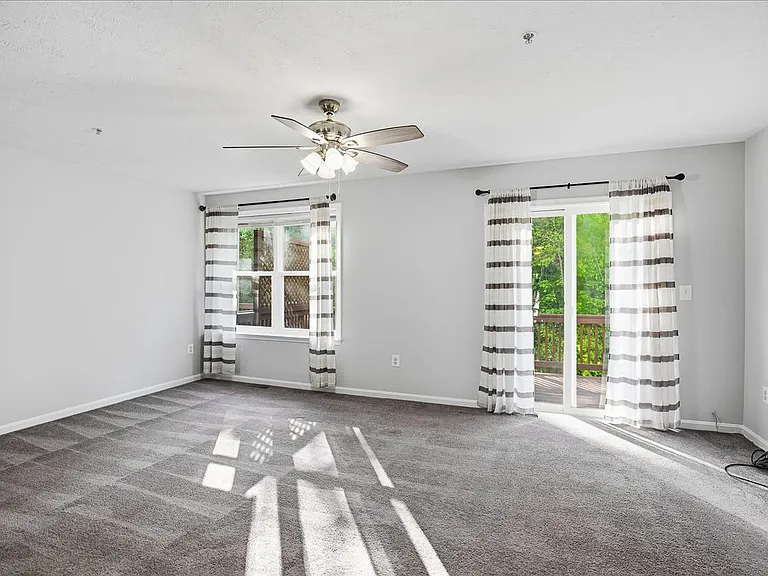 8000 Delores Ct — Photo 28