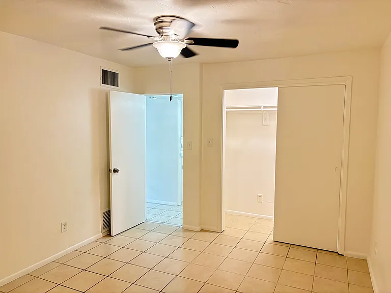 618 E Clarendon Ave #A — Photo 13