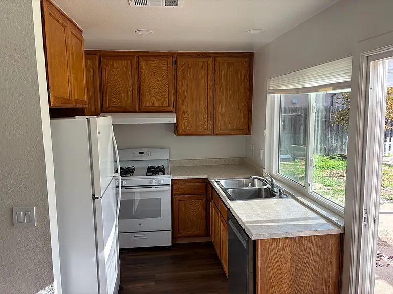 8807 Hebrides Dr — Photo 8