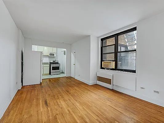 3rd image of 50 Shore Blvd APT 2G