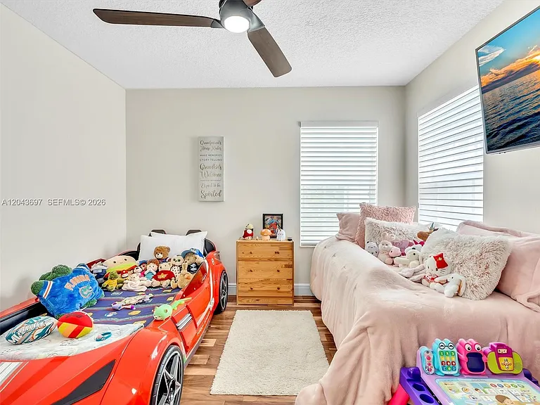 639 Verona Pl — Photo 57