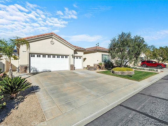 3rd image of 930 Gleneagles Rd