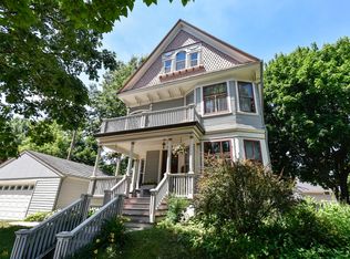 925 N 70th St, Wauwatosa, WI 53213