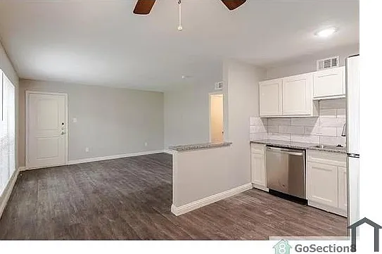 2 bed, 800 sqft, $1,700 — Photo 4