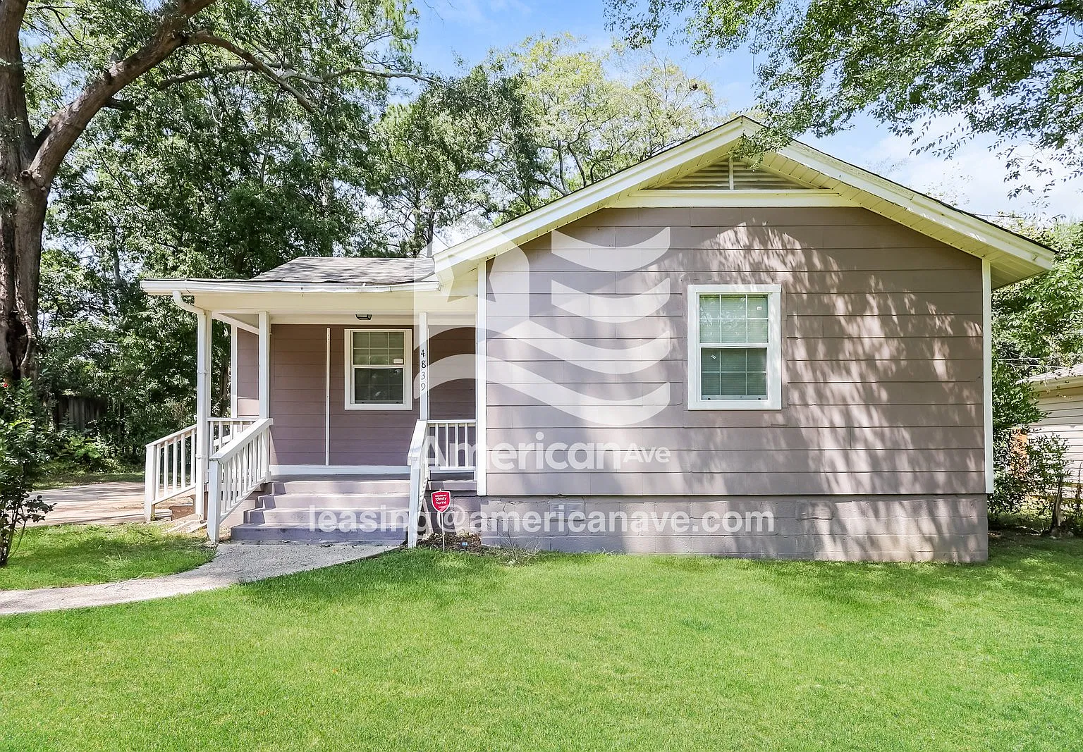 2 bed, 1.0 bath, 1204 sqft, $1,021 — Photo 2