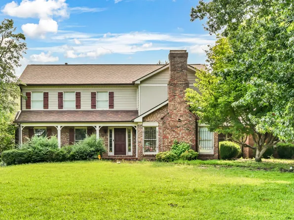 592 Fairway Wingate, Clarksville, TN 37043