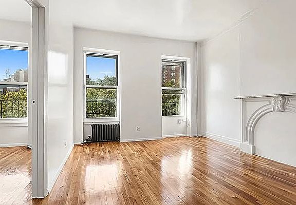 2nd image of 11 Abingdon Sq #3R
