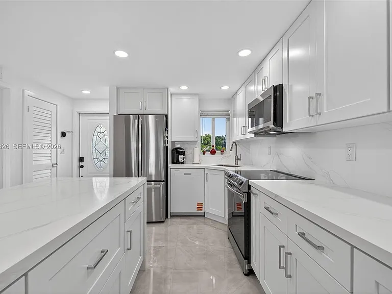 8900 Washington Blvd #410 — Photo 4