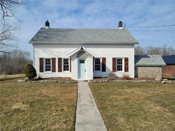 15605 Military Rd, Sackets Harbor, NY 13685