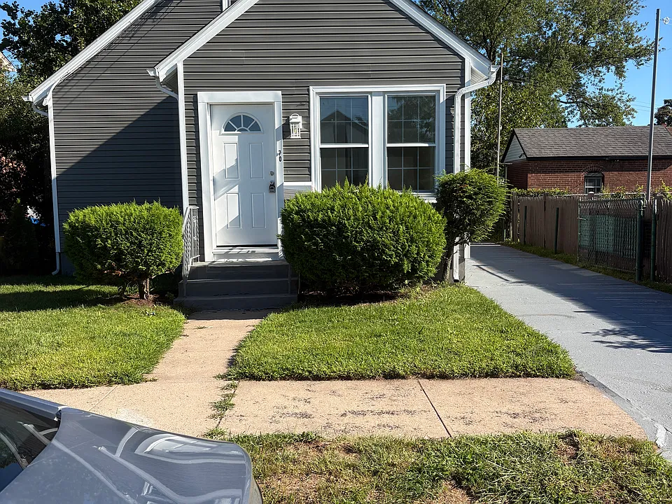 70 Lambert St