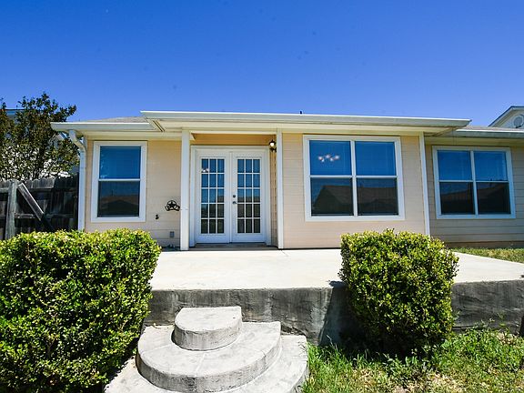 2nd image of 118 Amelia Ct