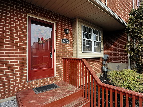 2nd image of 672 Coates Ln