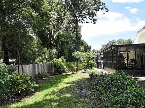 3rd image of 539 Via Florence Dr