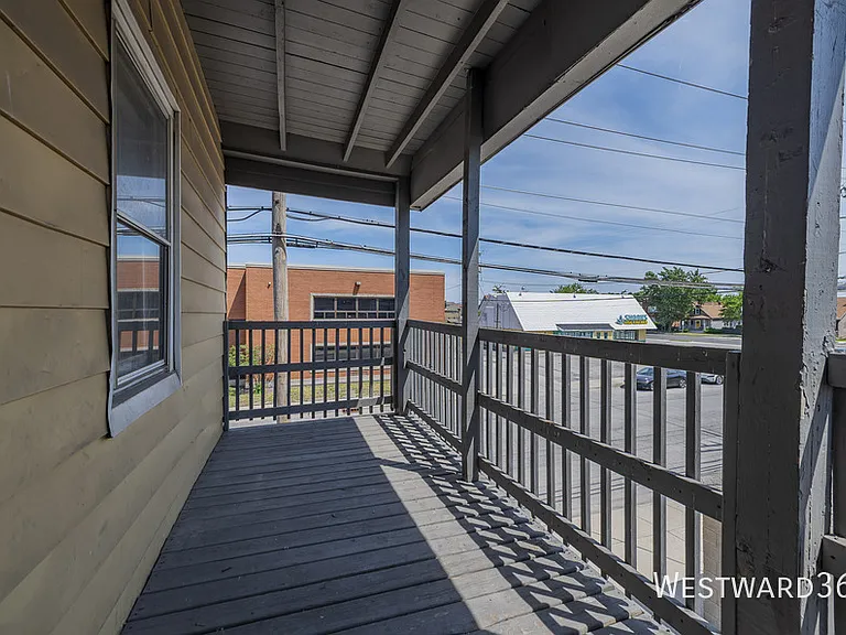 4901 Magoun Ave #2R — Photo 11