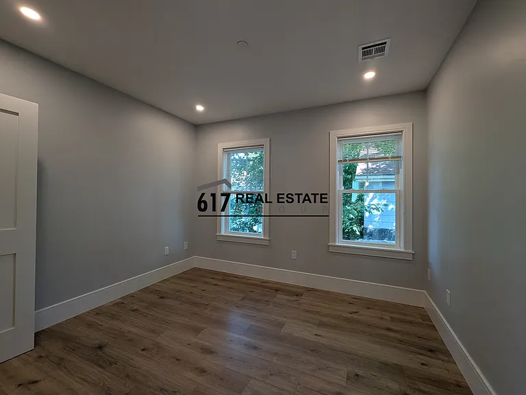 11 Holton St #2 — Photo 10