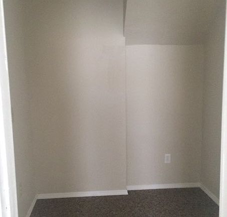 2nd image of 55 Lincoln Pl #1