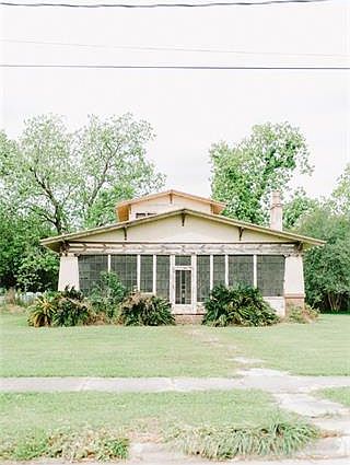 3rd image of 811 Cary Ave