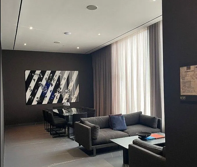 11 Yorkville Ave W #1913 — Photo 4